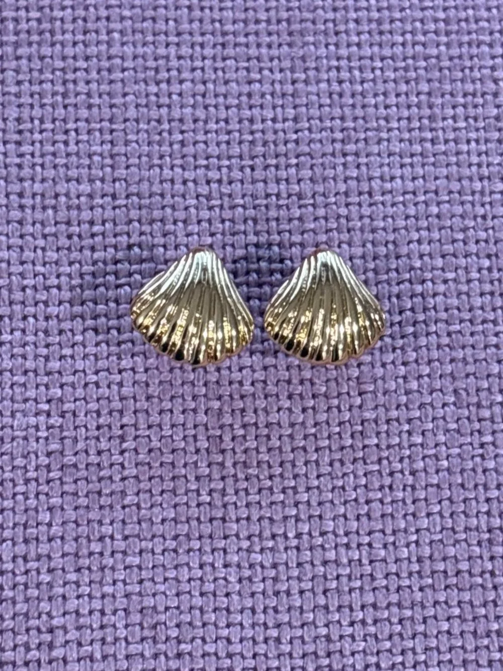 Tuckernuck Jewelry Coquilles Mini Studs in Gold New Womens SeaShells